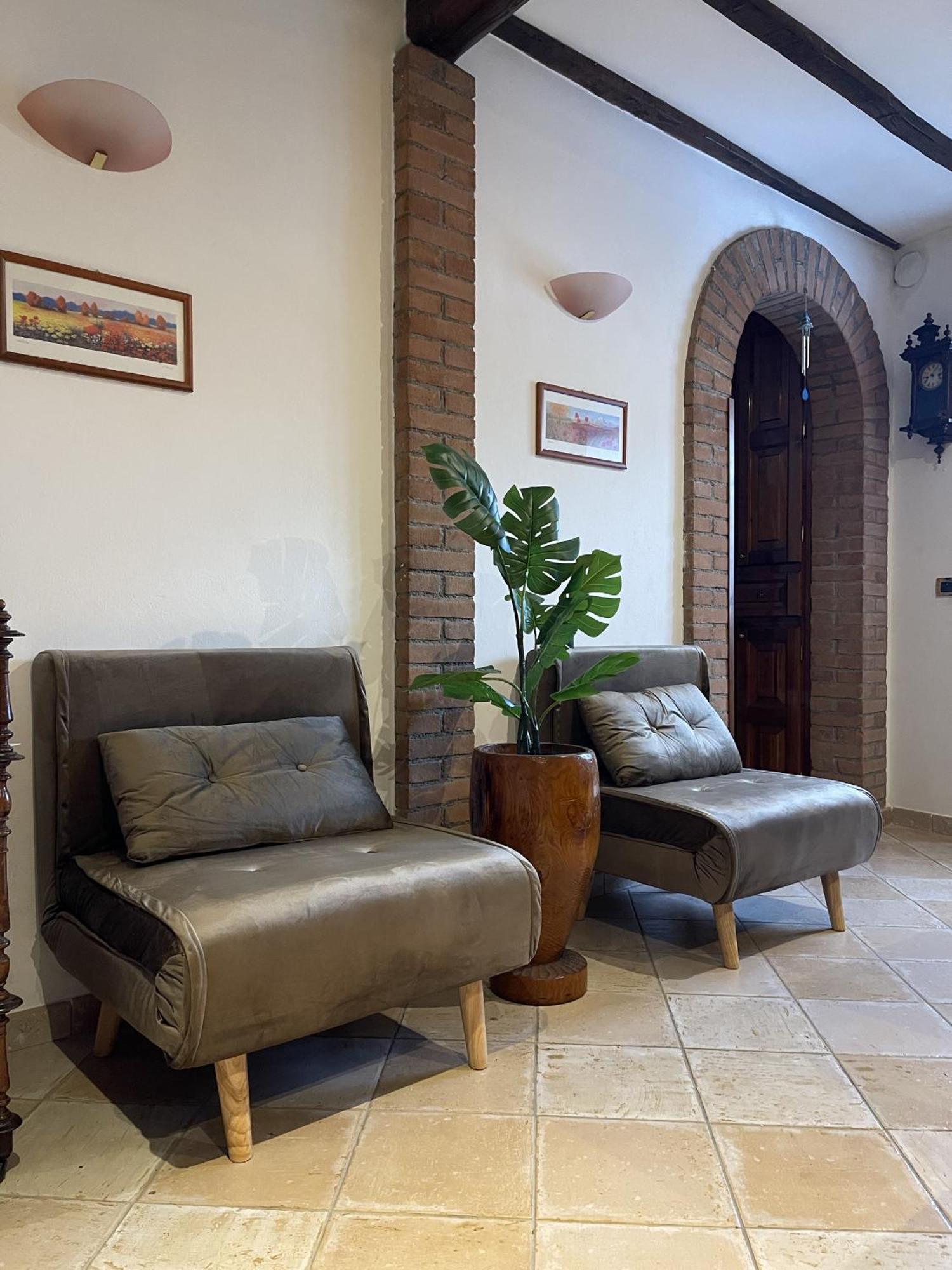 Mazzetti Country House-Vita In Campagna Con Giardino Vimignano-Chiesa Bagian luar foto