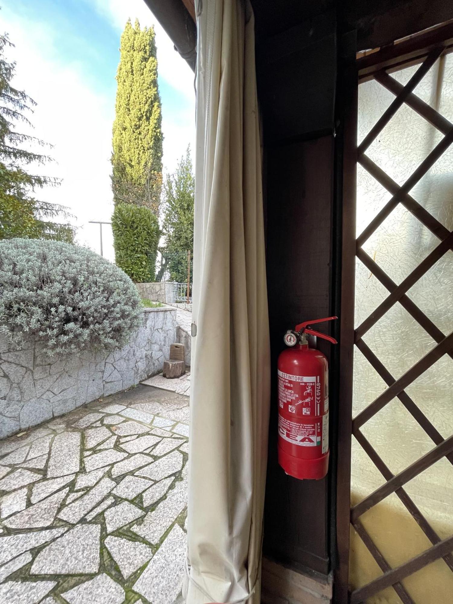 Mazzetti Country House-Vita In Campagna Con Giardino Vimignano-Chiesa Bagian luar foto