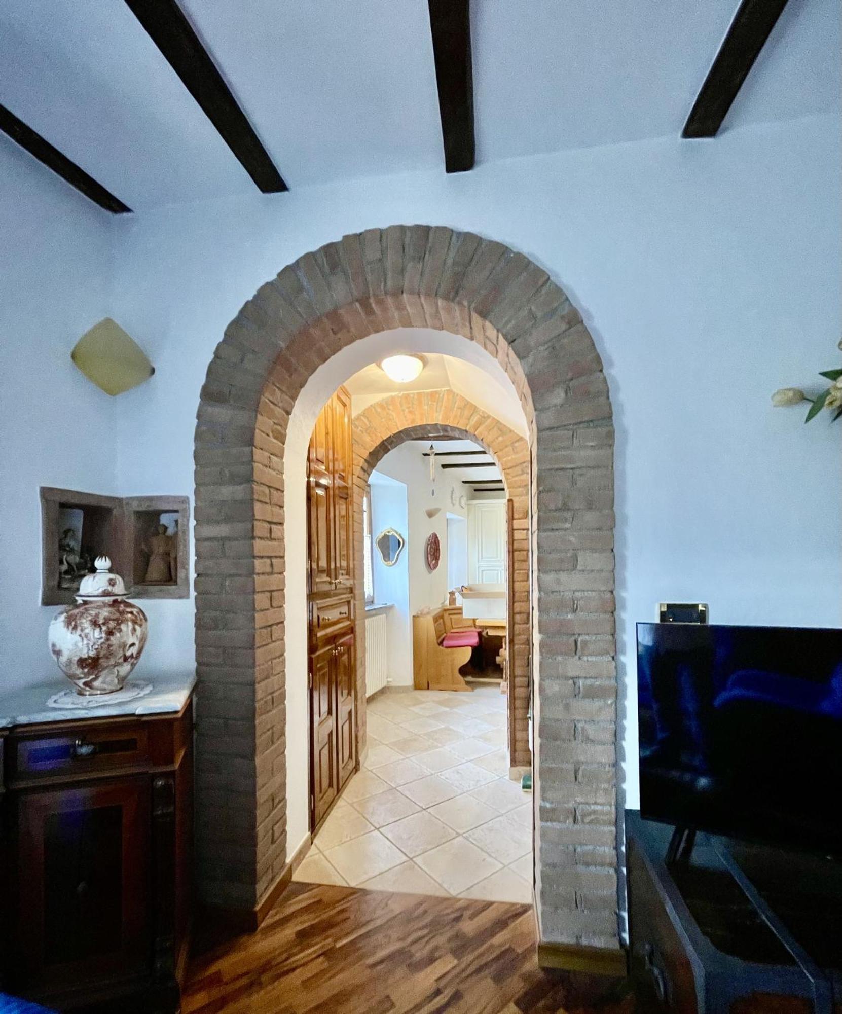Mazzetti Country House-Vita In Campagna Con Giardino Vimignano-Chiesa Bagian luar foto