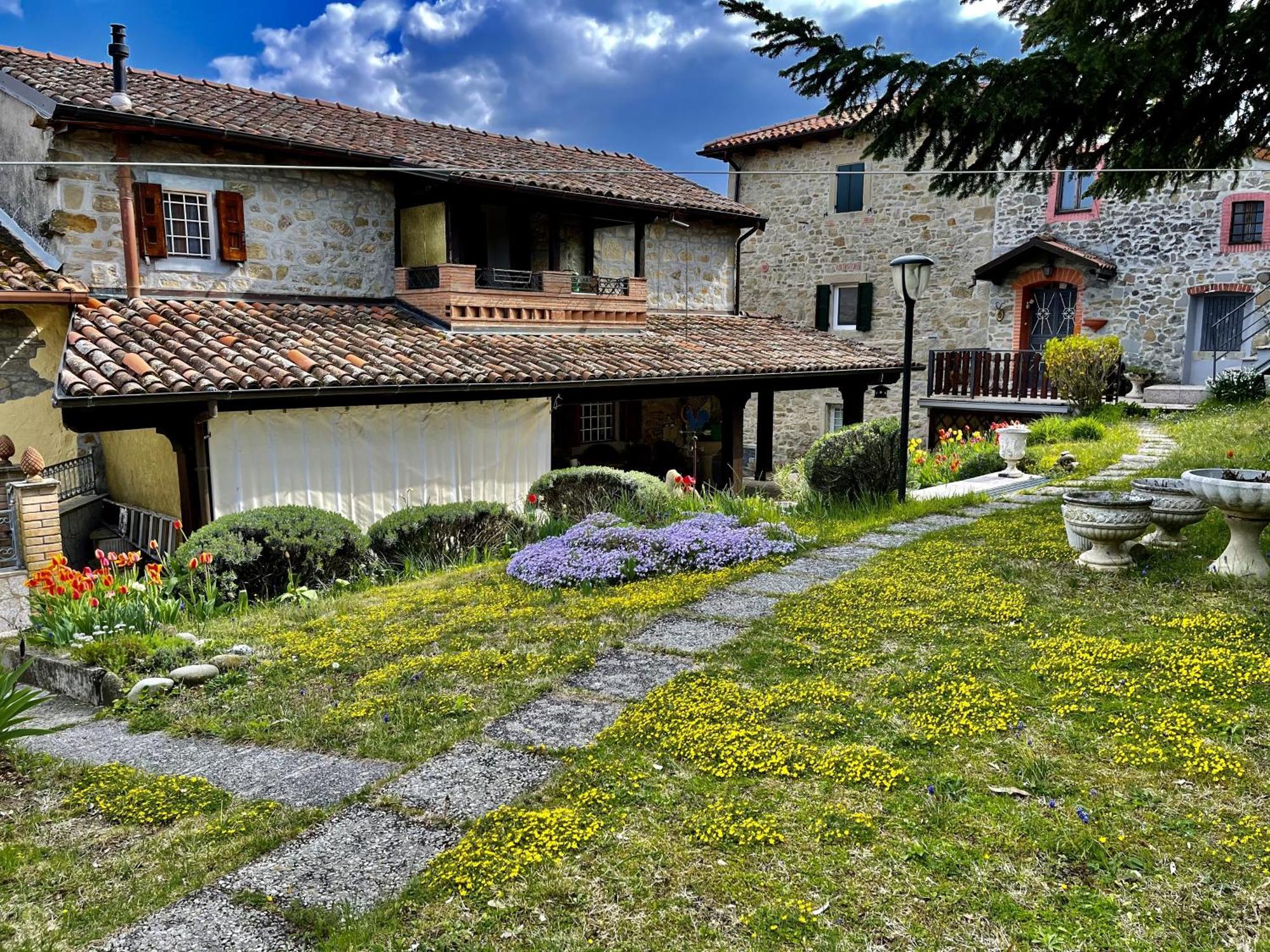 Mazzetti Country House-Vita In Campagna Con Giardino Vimignano-Chiesa Bagian luar foto