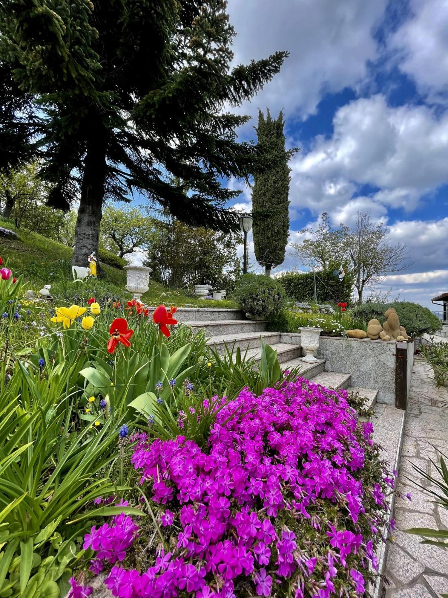 Mazzetti Country House-Vita In Campagna Con Giardino Vimignano-Chiesa Bagian luar foto