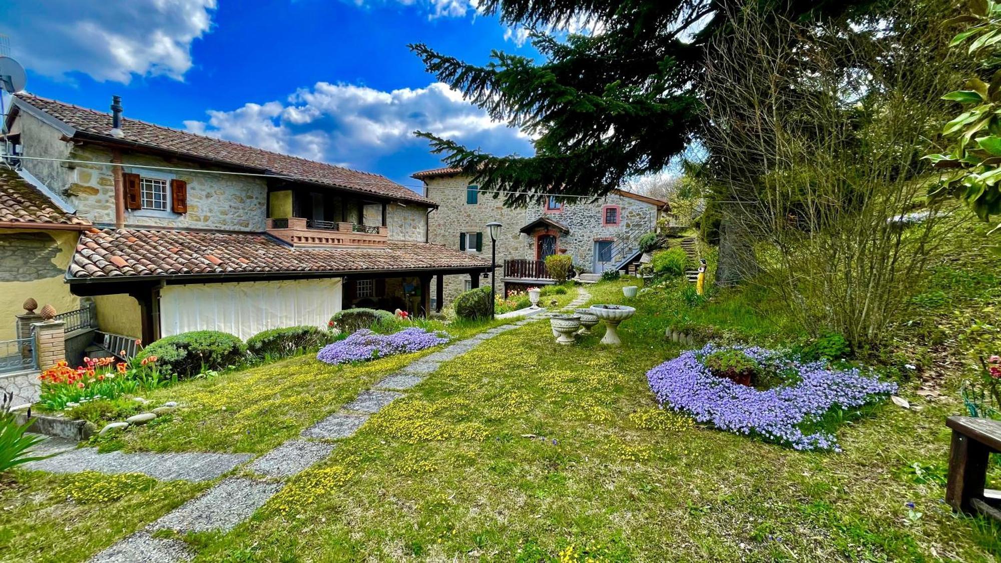 Mazzetti Country House-Vita In Campagna Con Giardino Vimignano-Chiesa Bagian luar foto